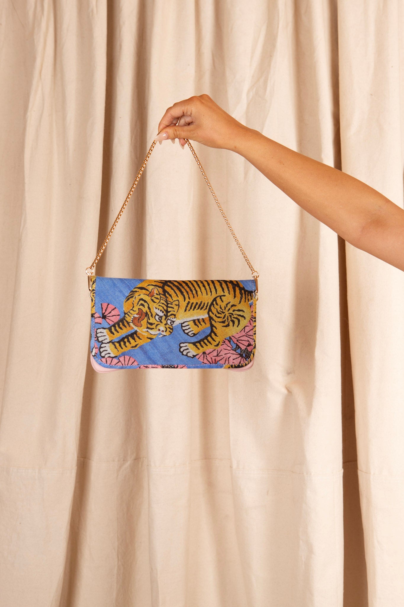 Gucci Tiger Cruise Clutch