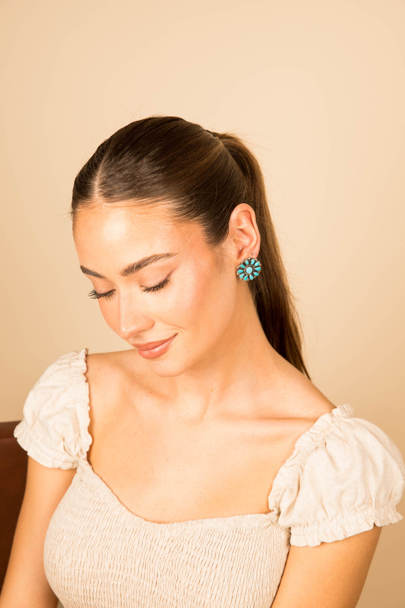 Navajo Handmade Kingman Turquoise Stud Earrings