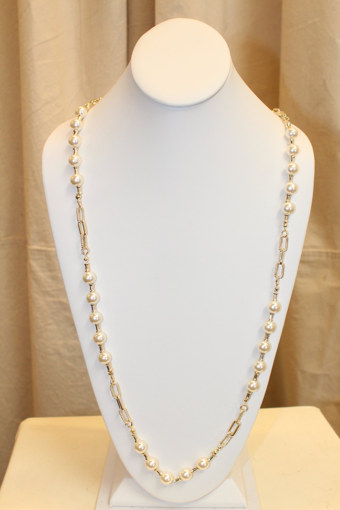 Casablanca Pearls Necklace
