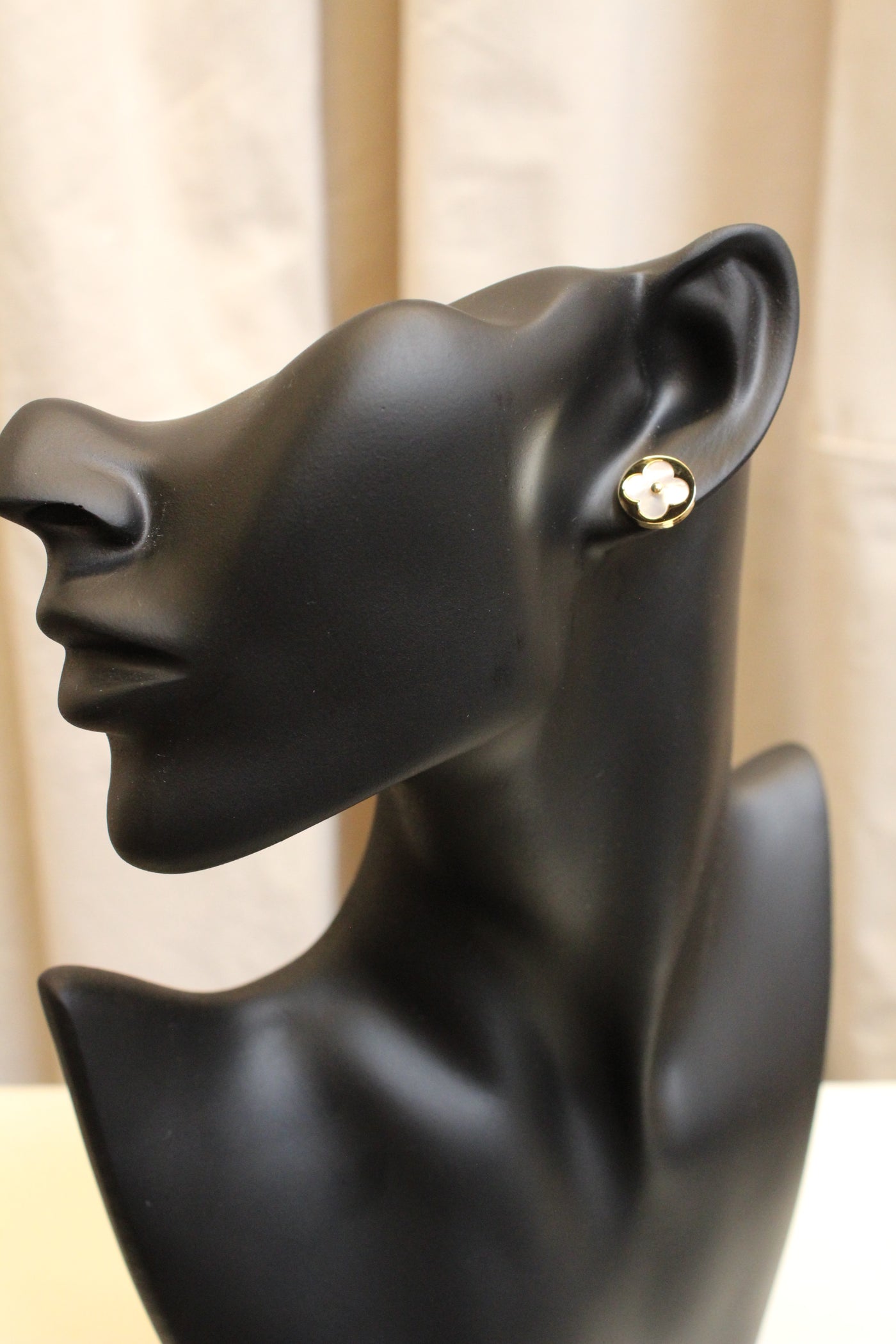 Belline Clover Studs