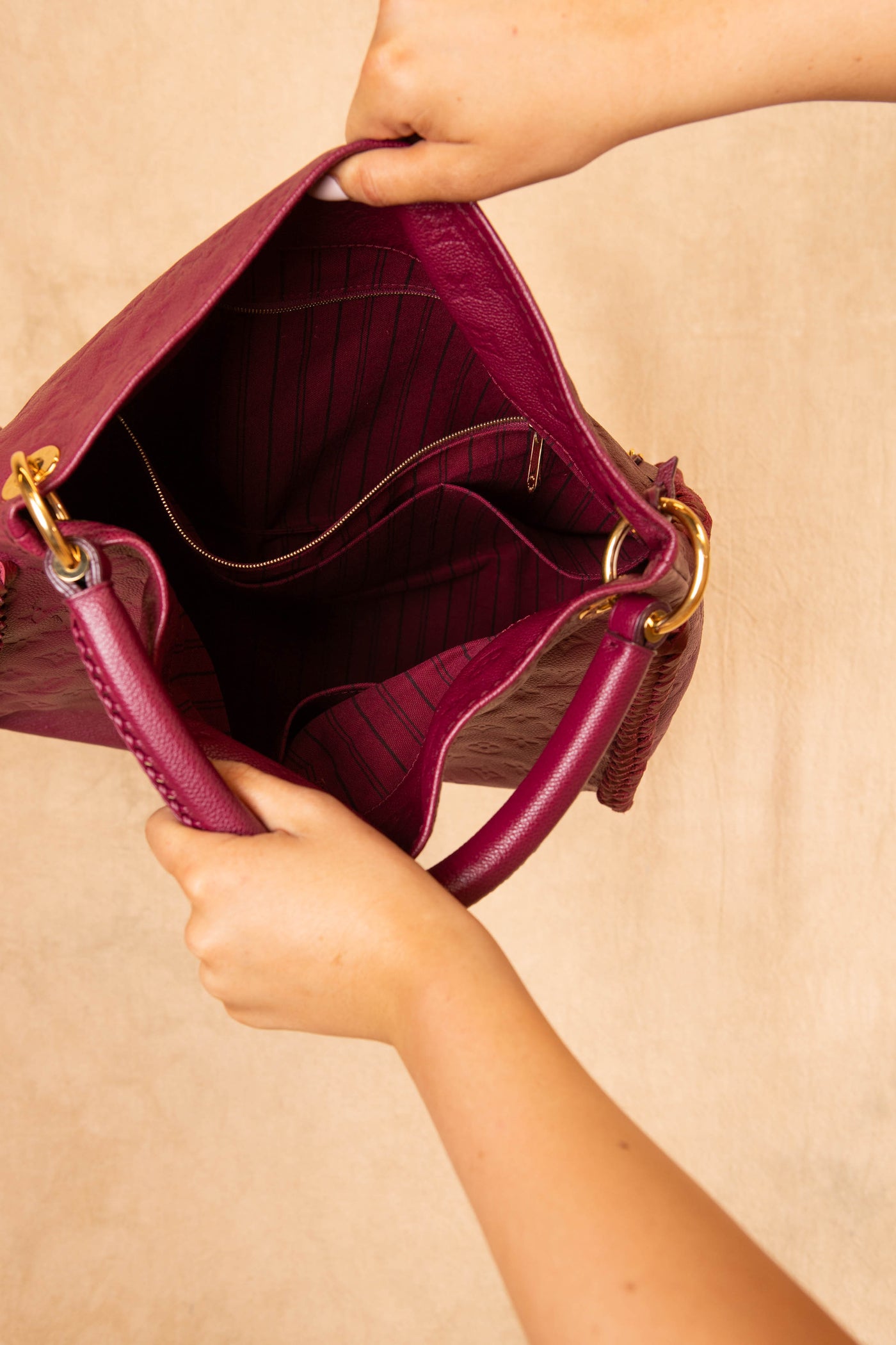 Burgundy Artsy Empreinte