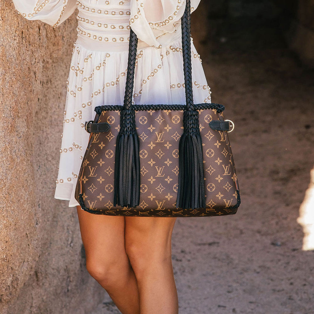 Louis Vuitton Louis Vuitton Tan Blanc Monogram Pochet Shoulder Bag VI1 –  NUIR VINTAGE